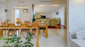 Vila | Tempat makan