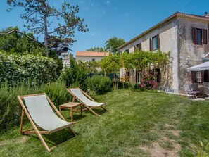 House | Exterior - Holiday Home in Osor Near Sandy Beach (Mali Losinj)