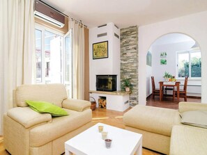Dining - Spacious Holiday Home Dalmatia near Sea (Dubrovacko Primorje)