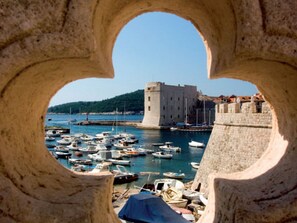 Balcony - Spacious Holiday Home Dalmatia near Sea (Dubrovacko Primorje)