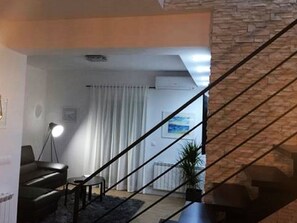 3 bedrooms, individually furnished, bed sheets - Alluring Apartment in Zaton near Sea (Nin)