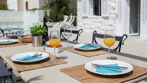 Dining - Attractive 5 Villa With Private Pool, Finnish Sauna and Great Outdoors (Sutivan)