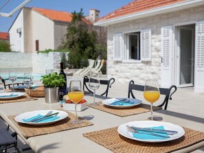 Dining - Attractive 5 Villa With Private Pool, Finnish Sauna and Great Outdoors (Sutivan)
