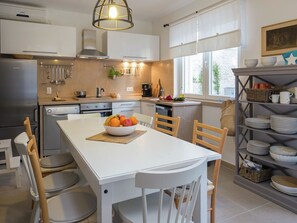 Dining - Attractive 5 Villa With Private Pool, Finnish Sauna and Great Outdoors (Sutivan)