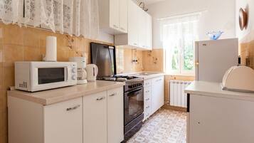 House | Dapur peribadi | Cerek elektrik