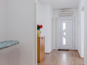 Reception - Spacious Holiday Home in Podstrana near Sea (Podstrana)