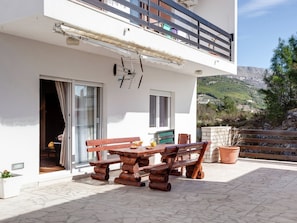 House | Balcony - Modern Holiday Home in Podstrana Near the Beach (Podstrana)