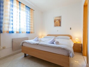 Apartment | 2 bedrooms, individually furnished - Modern Apartment With Roof Terrace Near the Beach (Malinska-Dubasnica)