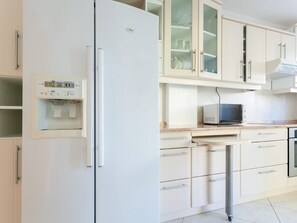 Apartment | Private kitchen - Modern Apartment With Roof Terrace Near the Beach (Malinska-Dubasnica)