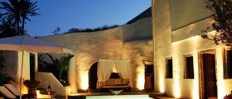 Villa | Pool | Indoor pool, outdoor pool