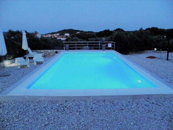 Pool - Spacious Apartment With Panoramic sea View, Shared Swimming Pool and Garden, BBQ (Tisno)