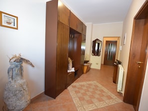 1 bedroom - Apartment Near the Beach With a Barbecue Area and Fenced Garden, Wifi (Medulin)