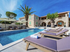 Villa | Pool | Innenpool, Außenpool