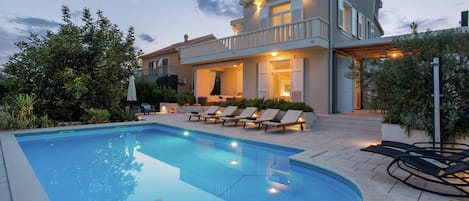 Villa | Exterior