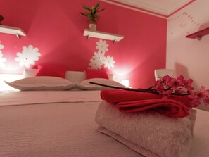 3 bedrooms, bed sheets - Delightful 3 Bedroom with Terrace & Outdoor Dining Area near Beach (Okrug)