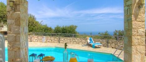 Villa | Basseng | Innendørsbasseng og utendørsbasseng