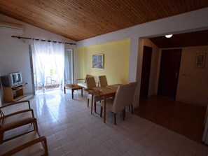 Apartment | Dining