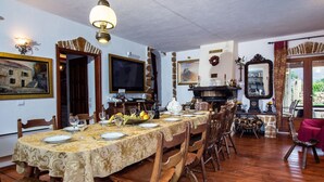 Unclassified image, 3 of 40, button - Charming Villa With Great Mountains View, 80m Private Pool, 6 en Suite Bedrooms (Sestanovac)