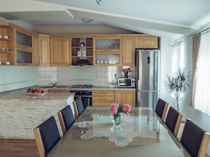 House | Private kitchen | High chair, cookware/dishes/utensils