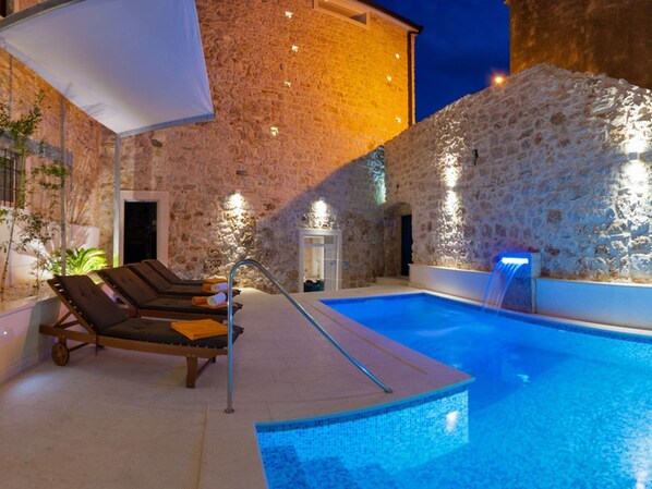 Villa | Pool