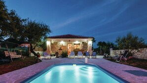 Pool - Modern Holiday Home in Budak With Private Pool (Stankovci)