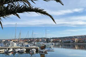 Rumah | Pemandangan dari properti