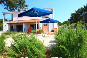 House | Exterior - Modern Holiday Home With Terrace, Near the Sea (Sali)