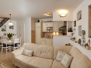 Villa | Private kitchen | Cookware/dishes/utensils