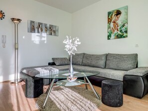 Apartment | Ruang tamu | TV 