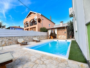 Outdoor pool - Lovely Holiday House With Private Pool, Charming Open Kitchen, Near Old Town (Zadar)