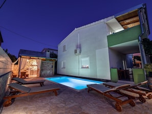 Exterior - Lovely Holiday House With Private Pool, Charming Open Kitchen, Near Old Town (Zadar)