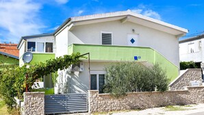 Reception - Lovely Holiday House With Private Pool, Charming Open Kitchen, Near Old Town (Zadar)