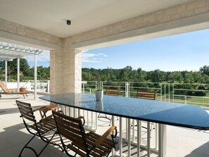 Villa | Balcony - Plushy Villa in Rezanci With Volleyball & Golf Ground (Svetvincenat)