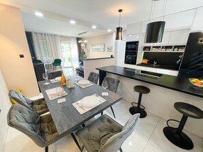 Huis | Privékeuken | Kookgerei, borden en bestek