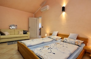 Huis | 3 slaapkamers, individueel gemeubileerd, een strijkplank/strijkijzer