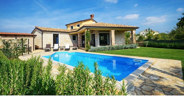 Unclassified image, 1 of 27, button - Beautiful Holiday House With Private Pool and Terrace (Kastelir-Labinci)