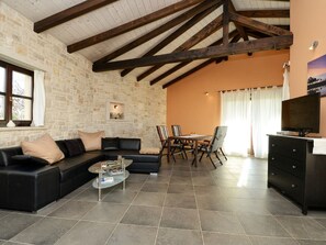 Ferienhaus | Wohnzimmer | Kamin