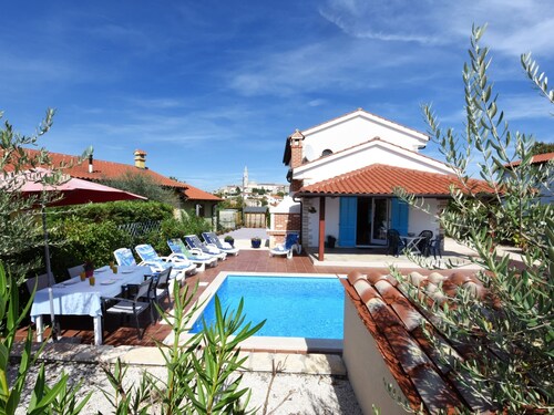 Nice Holiday House With Private Pool & Roof Terrace