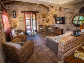 Living room | Fireplace, MP3 dock