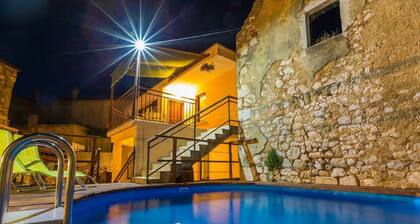 Large Holiday Home With Private Pool, Wellness & Sea View