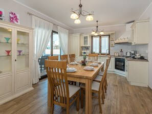 Dining - Spacious Villa in Vabriga With Swimming Pool (Tar-Vabriga)