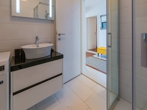 Apartment | Bathroom | Shower