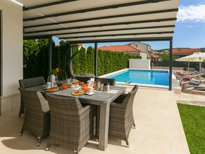 Exterior - Plush Villa in Trogir With Sauna & Whirlpool (Trogir)