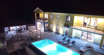 Gorgeous Villa with Private Pool & Hot Tub in Istria