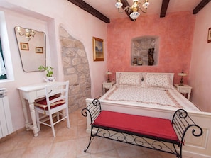 House | 2 bedrooms, individually furnished