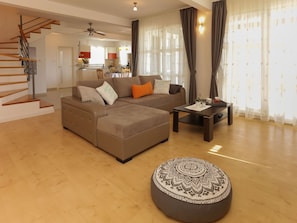 Villa | Living room | Fireplace
