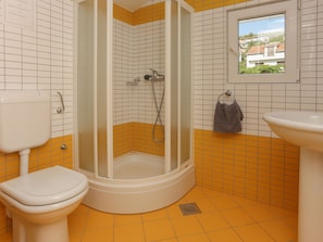 Villa | Bathroom | Bathtub