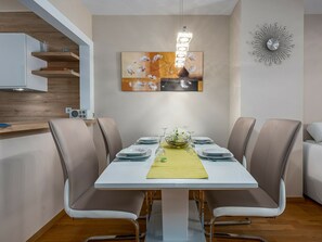 Dining - Modern Holiday Home With Terrace and Outdoor Jacuzzi (Porec)