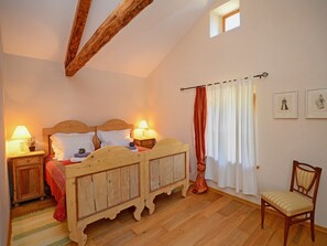 Villa | Room amenity - Spacious Villa in Kringa Croatia With Private Pool (Tinjan)