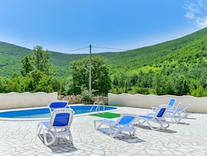 Outdoor pool - Enchanting Holiday Home in Kijani With Swimming Pool (Gracac)